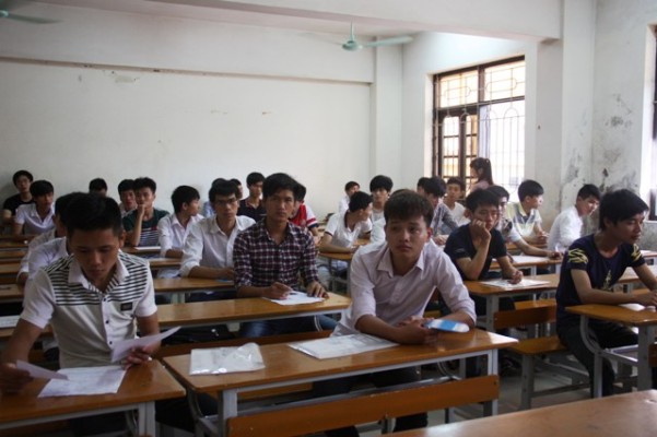 Sáng nay, các thí sinh dự thi đại học đợt 1 sẽ làm bài thi môn Toán